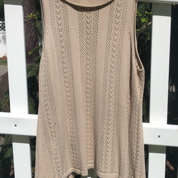 Beige Knit Ruffle Vest - Picture 4 of 4